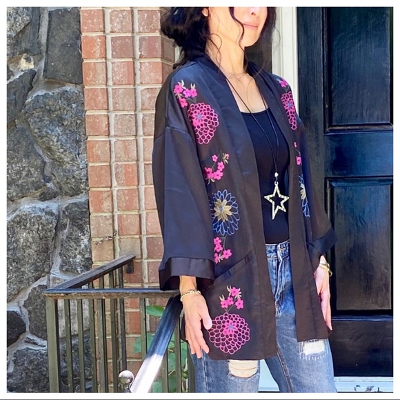 ShopEvelynne Jackets & Blazers - FABULOUS EMBROIDERED KIMONO WITH SIDE POCKETS